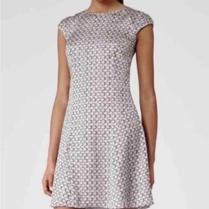 📌 Reiss Grey Scala Chain Print Dress